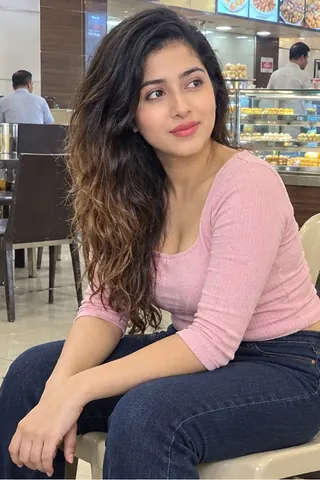 Naina, 23, call girl in Navi Mumbai